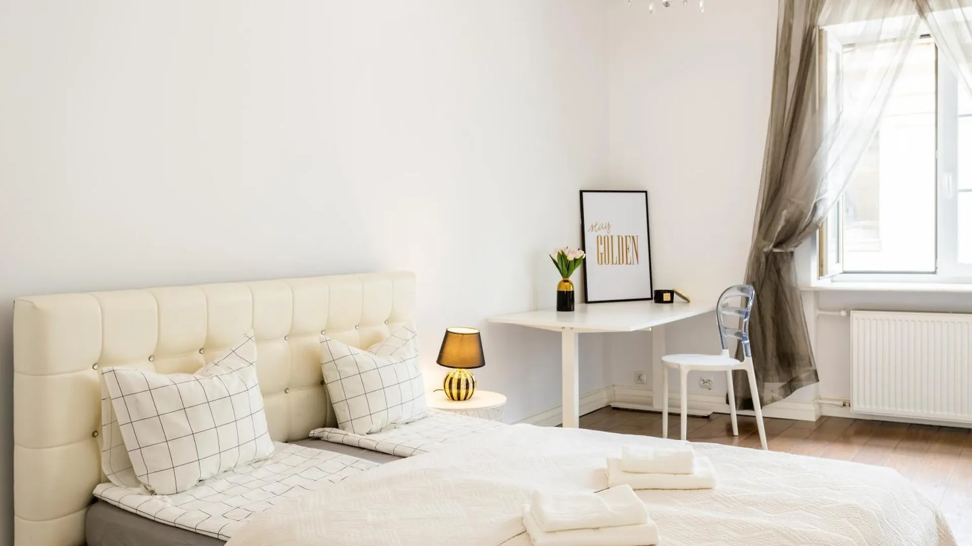 Central Warsaw Apartment - Great Location-Old Town - Podwale 波兰